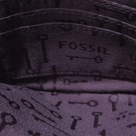 Fossil Clutch Wristlet - Picture 5 of 5